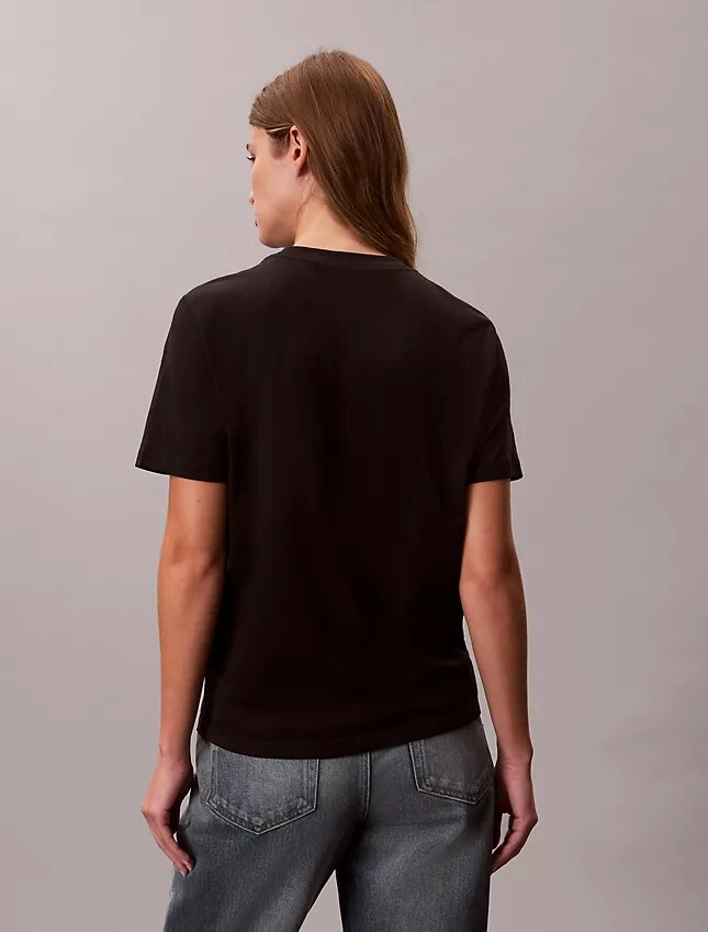 Camiseta clásica con logotipo floral Camiseta clásica con logotipo floral