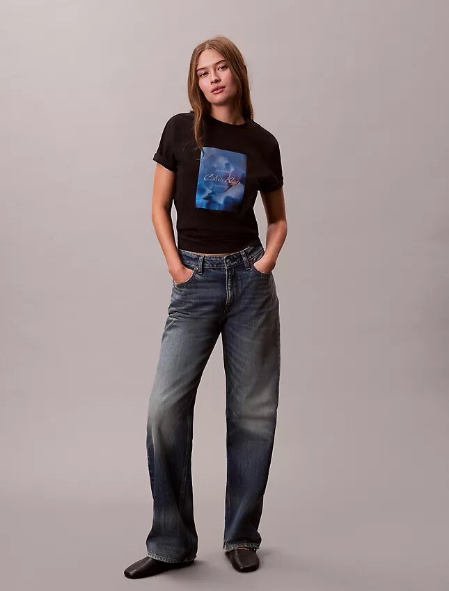 Camiseta clásica con logotipo floral Camiseta clásica con logotipo floral