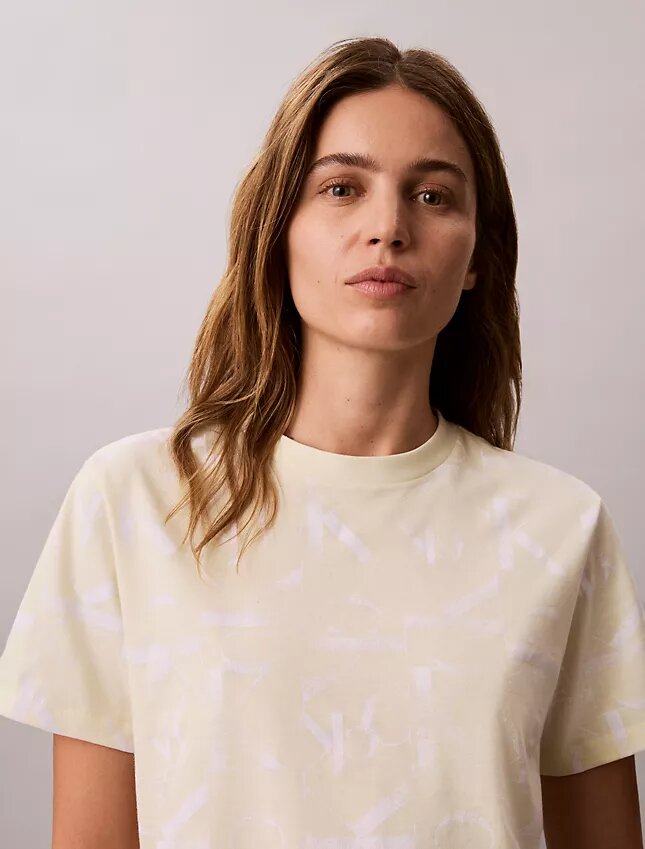 Camiseta clásica con Monogram descolorido por toda la prenda Camiseta clásica con Monogram descolorido por toda la prenda