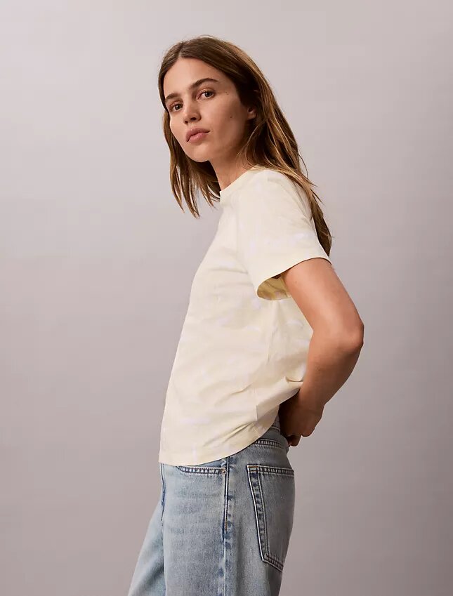 Camiseta clásica con Monogram descolorido por toda la prenda Camiseta clásica con Monogram descolorido por toda la prenda