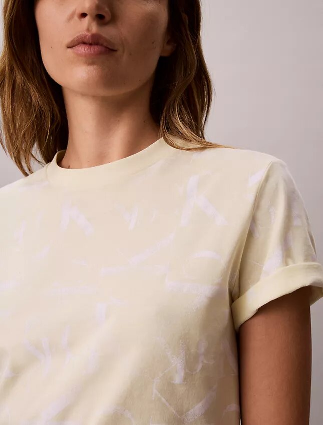 Camiseta clásica con Monogram descolorido por toda la prenda Camiseta clásica con Monogram descolorido por toda la prenda
