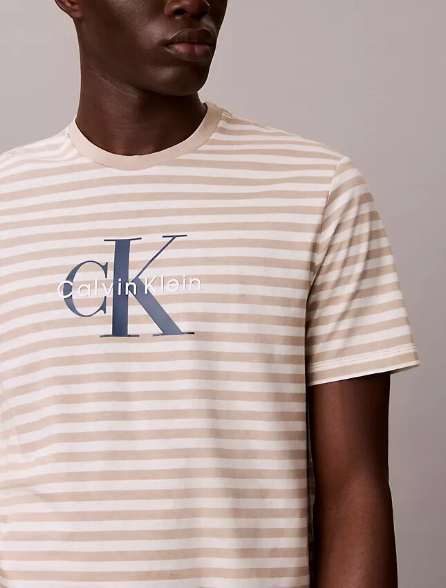 Camiseta clásica con rayas gráficas Monólogo Camiseta clásica con rayas gráficas Monólogo