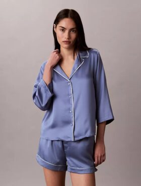 Camiseta con brillo satinado