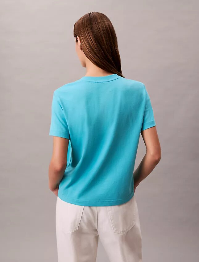 Camiseta con cuello en V y Monogram Camiseta con cuello en V y Monogram
