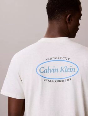 Camiseta con logo gráfico Calvin Klein Diner