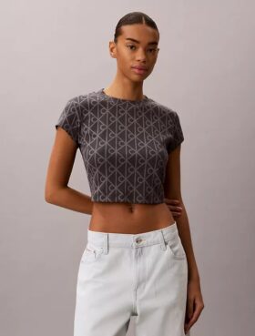 Camiseta con logotipo
