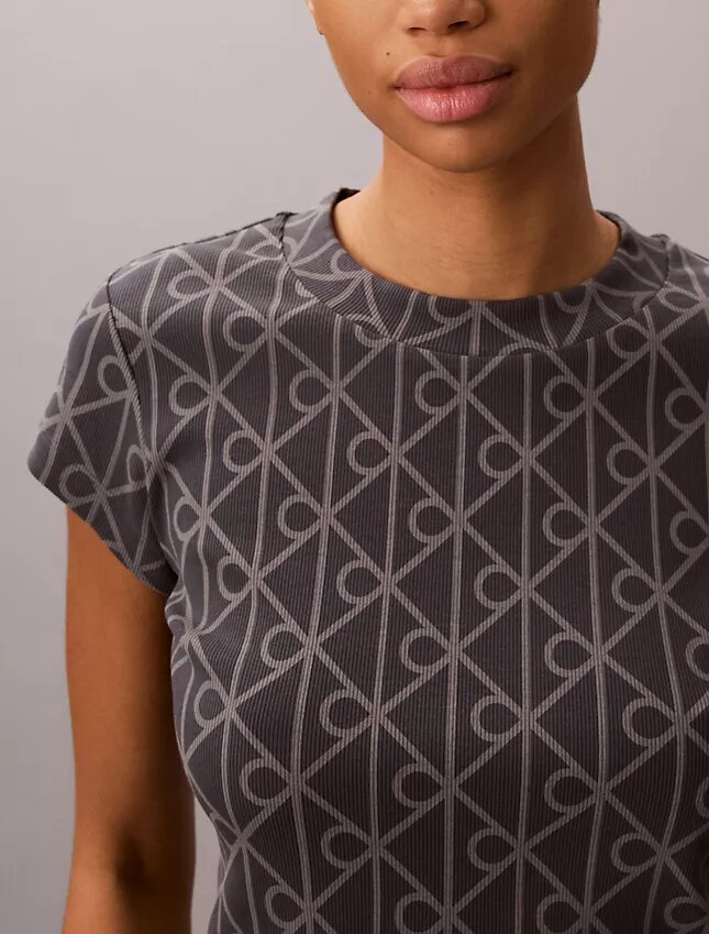 Camiseta con logotipo Camiseta con logotipo