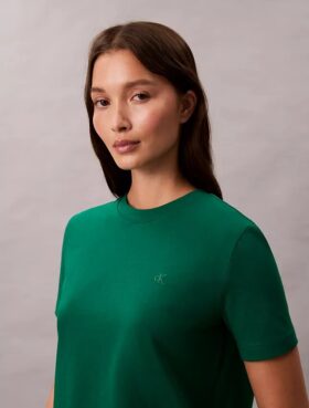 Camiseta con logotipo de archivo