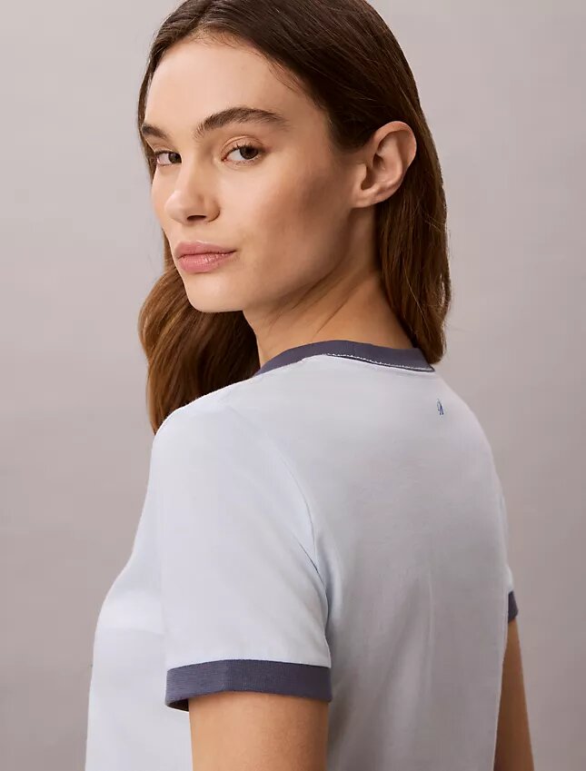 Camiseta corta con cuello redondo y gráfico del logotipo Camiseta corta con cuello redondo y gráfico del logotipo