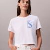 Camiseta corta de corte cuadrado con logotipo en letra cursiva