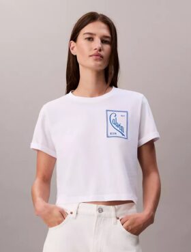 Camiseta corta de corte cuadrado con logotipo en letra cursiva