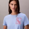 Camiseta corta de corte cuadrado con logotipo en letra cursiva