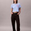 Camiseta corta de corte cuadrado con logotipo en letra cursiva