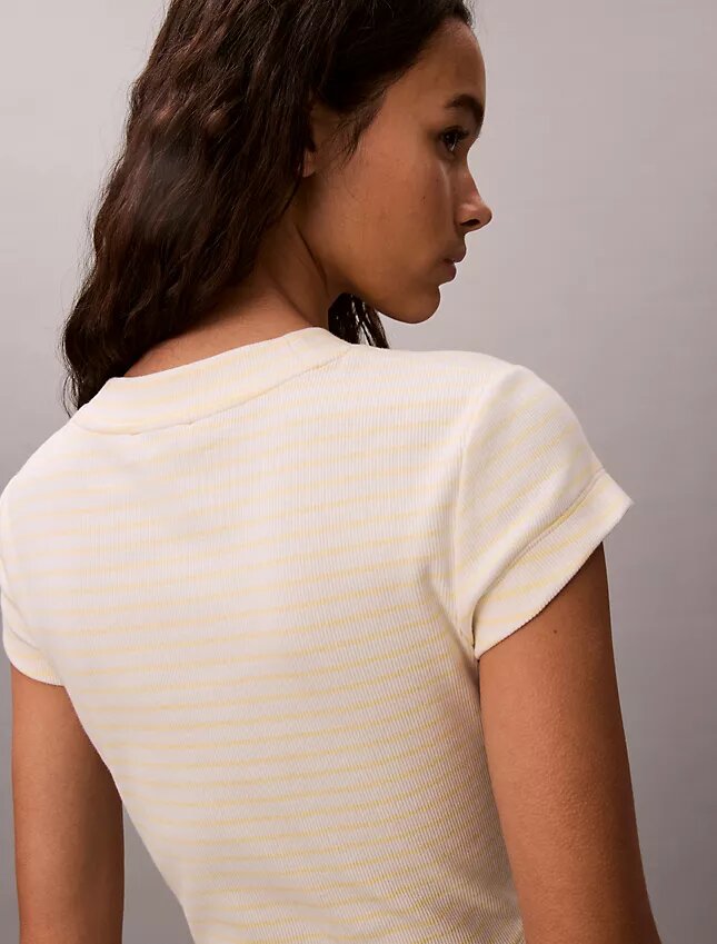 Camiseta de bebé de canalé a rayas con Monogram Camiseta de bebé de canalé a rayas con Monogram