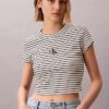 Camiseta de bebé de canalé a rayas con Monogram Camiseta de bebé de canalé a rayas con Monogram