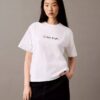 Camiseta de cuello redondo con corte holgado y logotipo estándar