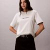 Camiseta de cuello redondo con corte holgado y logotipo estándar