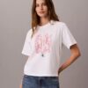 Camiseta de cuello redondo con estampado urbano Camiseta de cuello redondo con estampado urbano