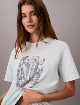 Camiseta de cuello redondo con estampado urbano