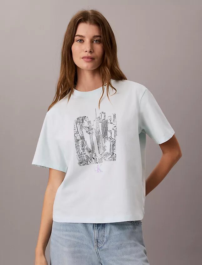 Camiseta de cuello redondo con estampado urbano Camiseta de cuello redondo con estampado urbano
