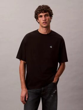 Camiseta de cuello redondo holgada con logotipo de archivo