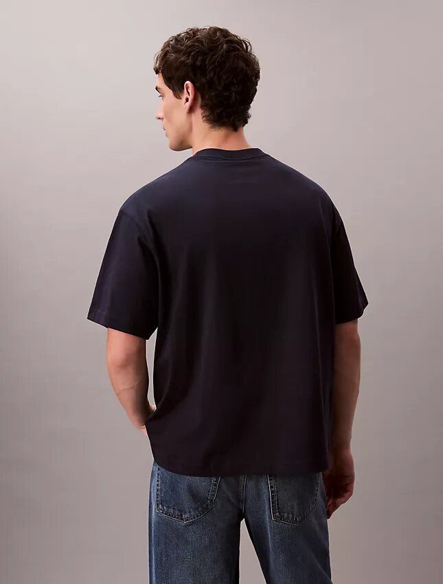 Camiseta de cuello redondo holgada con logotipo de archivo Camiseta de cuello redondo holgada con logotipo de archivo