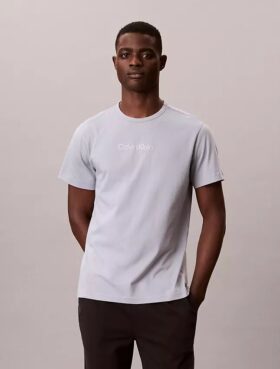 Camiseta de dormir con el logotipo de Calvin Klein