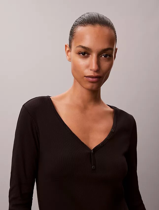 Camiseta Henley de algodón elástico acanalado Camiseta Henley de algodón elástico acanalado