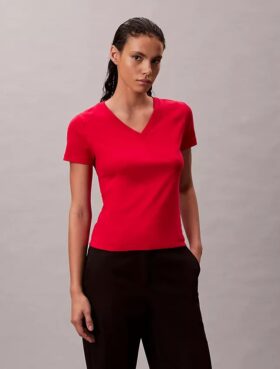 Camiseta holgada con cuello en V de algodón líquido