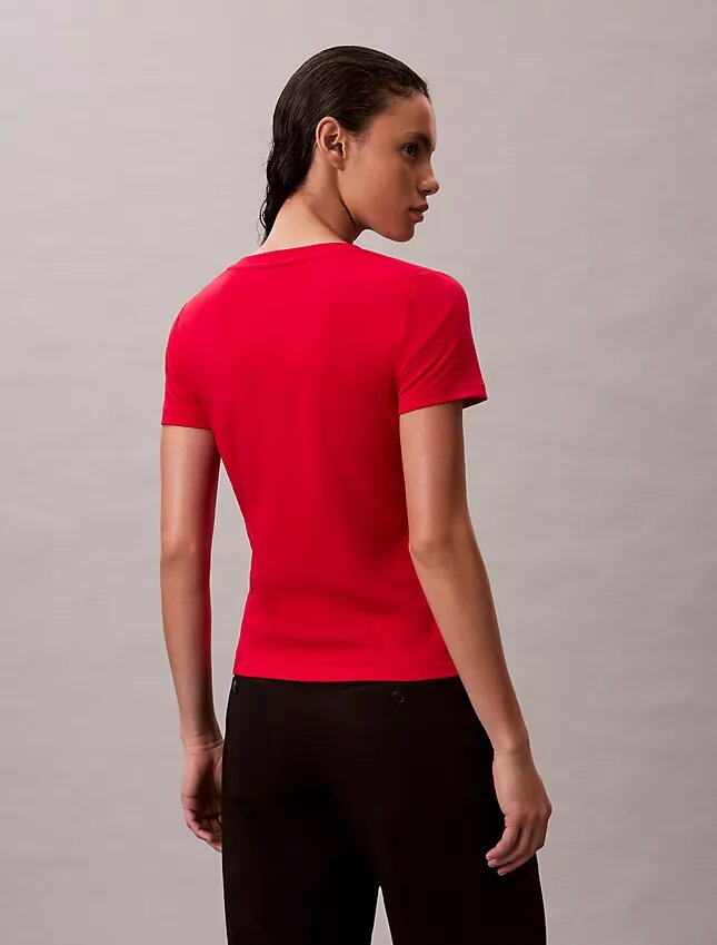 Camiseta holgada con cuello en V de algodón líquido Camiseta holgada con cuello en V de algodón líquido