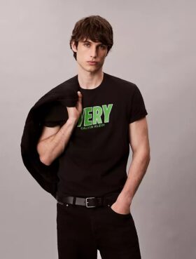 Camiseta holgada con estampado muy llamativo Camiseta holgada con estampado muy llamativo