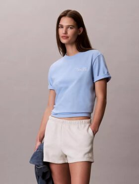 Camiseta holgada con gráfico de Calvin Klein en cursiva