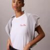 Camiseta holgada con gráfico de Calvin Klein en cursiva Camiseta holgada con gráfico de Calvin Klein en cursiva