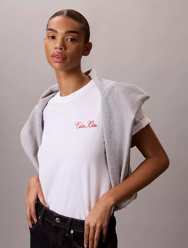 Camiseta holgada con gráfico de Calvin Klein en cursiva Camiseta holgada con gráfico de Calvin Klein en cursiva