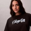 Camiseta holgada con gráfico de logotipo en relieve Camiseta holgada con gráfico de logotipo en relieve