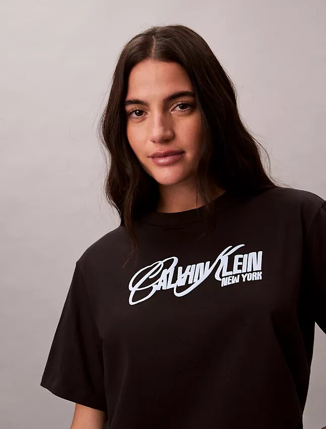 Camiseta holgada con gráfico de logotipo en relieve Camiseta holgada con gráfico de logotipo en relieve