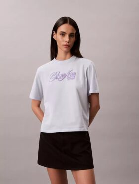 Camiseta holgada con gráfico de logotipo en relieve