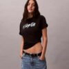 Camiseta holgada con gráfico de logotipo en relieve Camiseta holgada con gráfico de logotipo en relieve