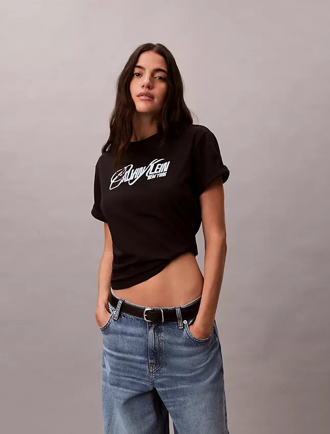 Camiseta holgada con gráfico de logotipo en relieve Camiseta holgada con gráfico de logotipo en relieve