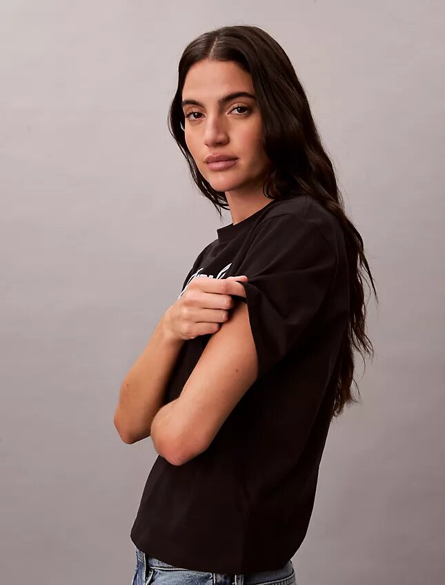 Camiseta holgada con gráfico de logotipo en relieve Camiseta holgada con gráfico de logotipo en relieve