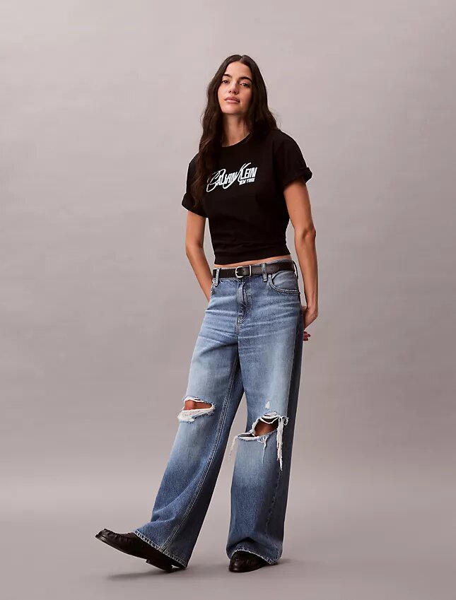 Camiseta holgada con gráfico de logotipo en relieve Camiseta holgada con gráfico de logotipo en relieve
