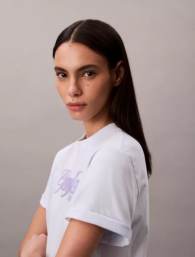 Camiseta holgada con gráfico de logotipo en relieve Camiseta holgada con gráfico de logotipo en relieve