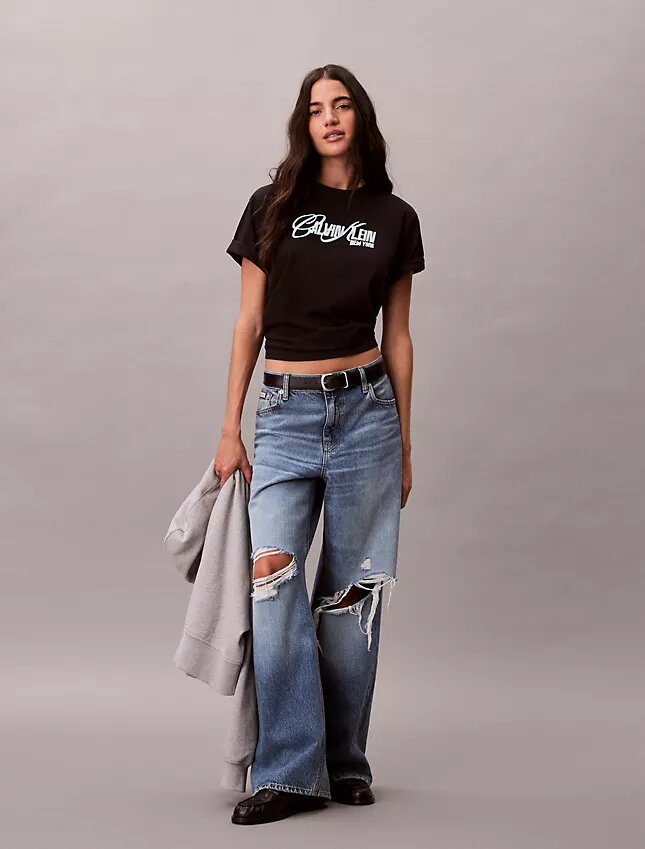 Camiseta holgada con gráfico de logotipo en relieve Camiseta holgada con gráfico de logotipo en relieve