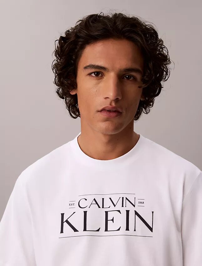Camiseta holgada con gráfico del logotipo Camiseta holgada con gráfico del logotipo