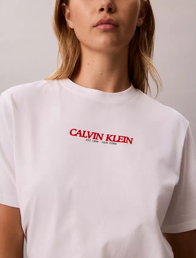 Camiseta holgada con gráfico del logotipo de Calvin Klein Camiseta holgada con gráfico del logotipo de Calvin Klein