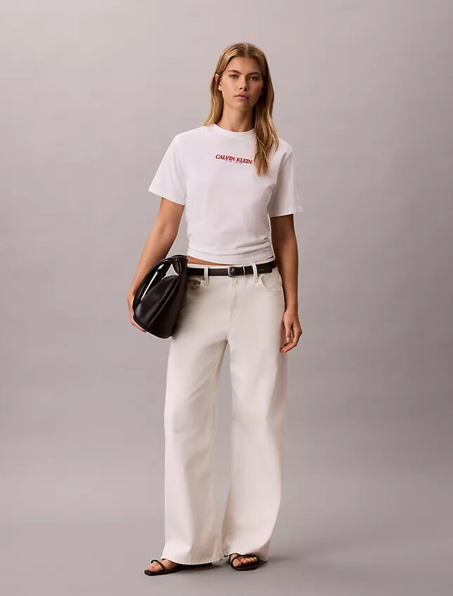 Camiseta holgada con gráfico del logotipo de Calvin Klein Camiseta holgada con gráfico del logotipo de Calvin Klein