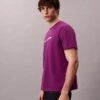 Camiseta holgada con llamativo logotipo gráfico