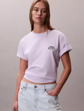Camiseta holgada con logotipo bordado Camiseta holgada con logotipo bordado