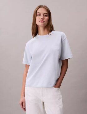 Camiseta holgada con logotipo bordado Camiseta holgada con logotipo bordado