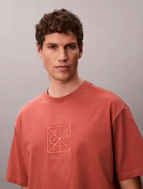 Camiseta holgada con logotipo bordado